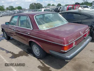 1985 Mercedes-Benz 300 with VIN WDBAB33CXFA233598, listed as a IAAI auction lot 41975316 with 149,707 mi miles and . Bid and sale history available at DreamBid. Image 3.