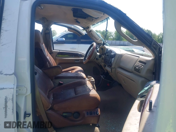 2006 Ford F-250 XL z VIN 1FTSW21P56ED13667, wystawiony jako IAAI lot #42108168 z przebiegiem 175 075 mil mil oraz . Historia ofert i sprzedaży dostępna na DreamBid. Obrazek 5.