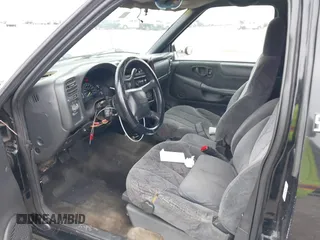 1999 GMC Sonoma with VIN 1GTCS1448X8529251, listed as a IAAI auction lot 41493556 with 291,159 mi miles and . Bid and sale history available at DreamBid. Image 5.