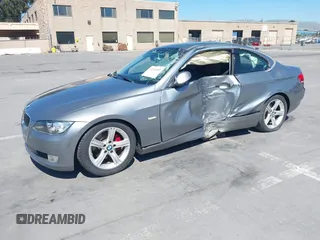 2008 BMW 3 Series 328i с VIN WBAWV135X8P120512, выставлен на аукционе IAAI как лот 42239103 с пробегом 45 613 миль миль и . История ставок и продаж доступна на DreamBid. Изображение 17.