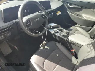 2024 Kia EV6 Light Long Range with VIN KNDC34LA8R5175841, listed as a Copart auction lot 75998284 with 1,952 mi miles and Non Repairable. Bid and sale history available at carsss.com. Image 7.