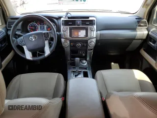 2019 Toyota 4Runner SR5 z VIN JTEBU5JR3K5700930, wystawiony jako Copart lot #61685775 z przebiegiem 67 194 mil mil oraz Szkoda całkowita • Salvage title. Historia ofert i sprzedaży dostępna na DreamBid. Obrazek 8.