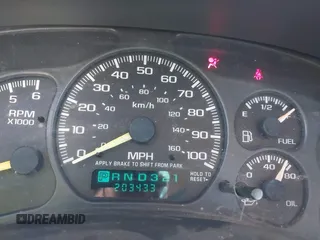2000 GMC New Sierra 1500 SL with VIN 2GTEC19V0Y1143564, listed as a IAAI auction lot 41839246 with 203,433 mi miles. Bid and sale history available at carsss.com. Image 7.
