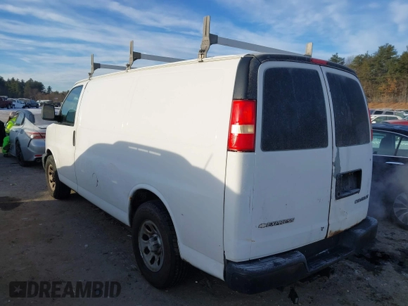 2009 Chevrolet Express Cargo z VIN 1GCFG15X391119234, wystawiony jako IAAI lot #41326818 z przebiegiem 566 304 mil mil oraz . Historia ofert i sprzedaży dostępna na DreamBid. Obrazek 3.