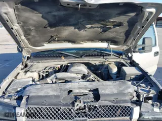 2004 Chevrolet Silverado 1500 Crew Cab Z71 with VIN 2GCEK13T341386502, listed as a IAAI auction lot 41329835 with 188,041 mi miles. Bid and sale history available at carsss.com. Image 10.