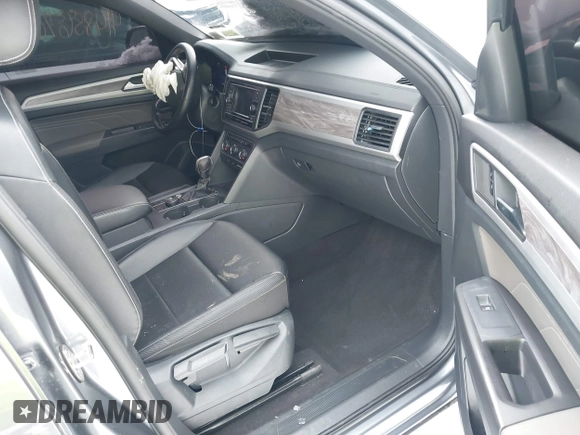 2022 Volkswagen Atlas SE with VIN 1V2LC2CA6NC202401, listed as a IAAI auction lot 41485676 with 31,101 mi miles and . Bid and sale history available at DreamBid. Image 5.