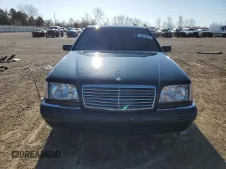 1996 Mercedes-Benz S z VIN WDBGA57E4TA323720, wystawiony jako Copart lot #53119675 z przebiegiem 172 434 mil mil oraz Szkody całkowita. Historia ofert i sprzedaży dostępna na DreamBid. Obrazek 5.