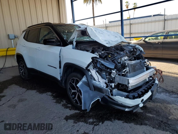 2025 Jeep Compass Limited with VIN 3C4NJDCN8ST511480, listed as a Copart auction lot 60254565 with 17,277 mi miles and Salvage title. Bid and sale history available at DreamBid. Image 4.