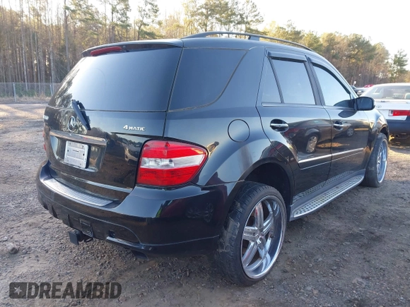2008 Mercedes-Benz M 550 with VIN 4JGBB72E98A419096, listed as a IAAI auction lot 41808764 with 186,038 mi miles and . Bid and sale history available at carsss.com. Image 4.