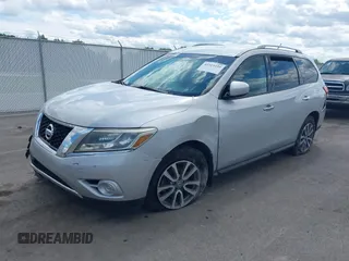 2016 Nissan Pathfinder Platinum z VIN 5N1AR2MNXGC662989, wystawiony jako IAAI lot #42315335 z przebiegiem 128 956 mil mil oraz . Historia ofert i sprzedaży dostępna na DreamBid. Obrazek 17.