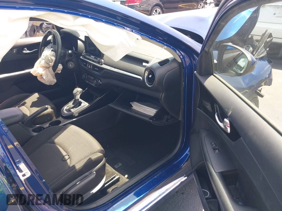 2019 Kia Forte S z VIN 3KPF34AD5KE026520, wystawiony jako IAAI lot #42257029 z przebiegiem 90 525 mil mil oraz . Historia ofert i sprzedaży dostępna na DreamBid. Obrazek 5.