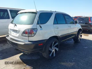 1999 Lexus RX 300 Luxury SUV with VIN JT6HF10U1X0086852, listed as a IAAI auction lot 41383711 with 284,047 mi miles. Bid and sale history available at carsss.com. Image 4.