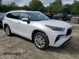 2024 Toyota Highlander LE z VIN 5TDKDRBH1RS538009, wystawiony jako Copart lot #54830155 z przebiegiem 18 607 mil mil oraz Szkoda całkowita • Salvage title. Historia ofert i sprzedaży dostępna na DreamBid. Obrazek 4.