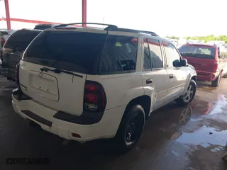2006 Chevrolet TrailBlazer LS with VIN 1GNDS13S062235856, listed as a IAAI auction lot 41960738 with 112,706 mi miles. Bid and sale history available at carsss.com. Image 4.