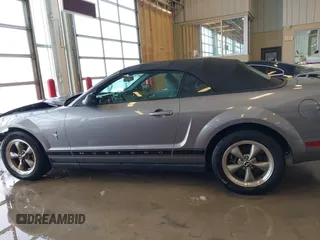 2006 Ford Mustang Standard with VIN 1ZVFT84N965229999, listed as a IAAI auction lot 41596134 with 60,473 mi miles and . Bid and sale history available at carsss.com. Image 14.