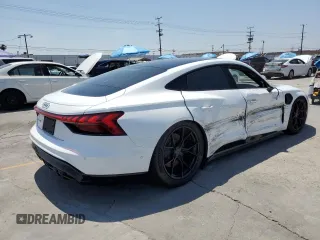 2022 Audi e-tron GT Prestige z VIN WAUEJBFW8N7001600, wystawiony jako Copart lot #60571595 z przebiegiem 26 399 mil mil oraz Szkoda całkowita • Salvage title. Historia ofert i sprzedaży dostępna na DreamBid. Obrazek 3.
