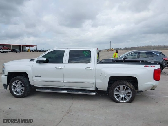 2018 Chevrolet Silverado 1500 High Country with VIN 3GCUKTEC0JG211759, listed as a IAAI auction lot 41687758 with 1 mi miles. Bid and sale history available at carsss.com. Image 14.
