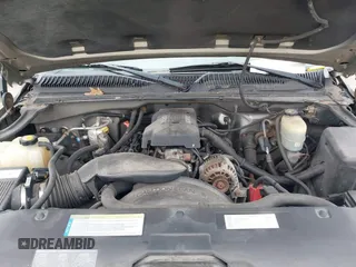 2000 GMC Sierra 2500 SLE z VIN 1GTGK29U4YE332581, wystawiony jako IAAI lot #42250680 z przebiegiem 232 700 mil mil oraz . Historia ofert i sprzedaży dostępna na DreamBid. Obrazek 10.