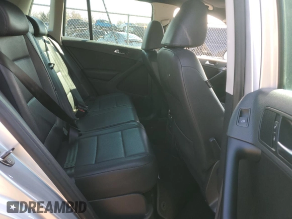2010 Volkswagen Tiguan with VIN WVGAV9AX3AW530706, listed as a Copart auction lot 44738295 with 133,412 mi miles and Clean Title. Bid and sale history available at DreamBid. Image 11.