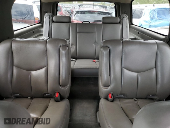 2004 Chevrolet Suburban Z71 z VIN 3GNFK16Z44G305168, wystawiony jako Copart lot #53900955 z przebiegiem 186 770 mil mil oraz Szkoda całkowita • Salvage title. Historia ofert i sprzedaży dostępna na DreamBid. Obrazek 10.
