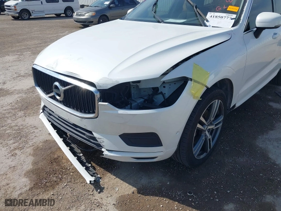 2018 Volvo XC60 Momentum with VIN YV4102RK6J1084192, listed as a IAAI auction lot 41850777 with 64,500 mi miles. Bid and sale history available at carsss.com. Image 6.