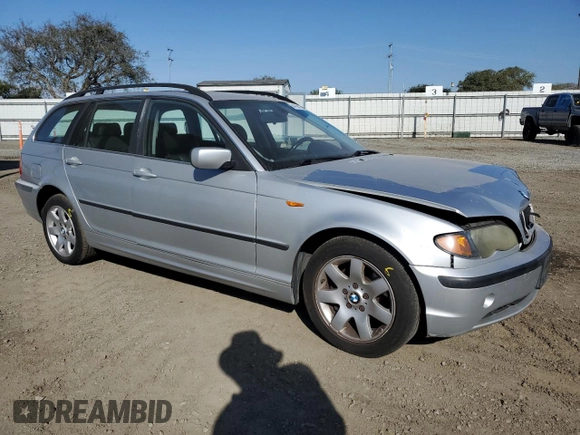 2004 BMW 3 Series 325xi with VIN WBAEP334X4PF04053, listed as a Copart auction lot 84766134 with 260,954 mi miles and Salvage Title. Bid and sale history available at carsss.com. Image 4.