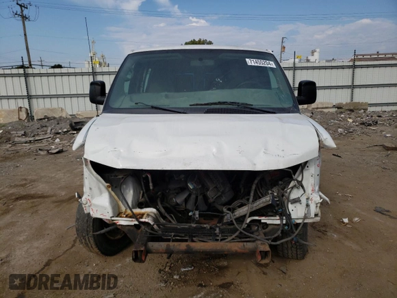 2015 GMC Savana Cargo z VIN 1GTW7FCF2F1904640, wystawiony jako Copart lot #71455204 z przebiegiem 131 854 mil mil oraz Szkoda całkowita • Salvage title. Historia ofert i sprzedaży dostępna na DreamBid. Obrazek 5.