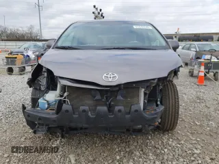 2011 Toyota Sienna XLE with VIN 5TDDK3DC4BS005526, listed as a Copart auction lot 51244785 with Not Provided miles and Salvage Title. Bid and sale history available at DreamBid. Image 5.