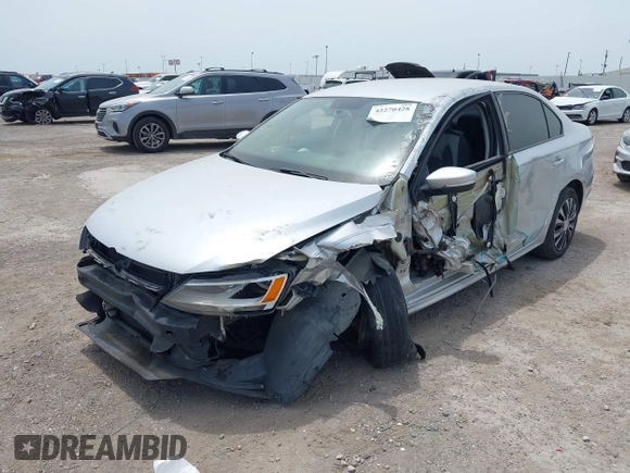 2012 Volkswagen Jetta SE с VIN 3VWDX7AJ0CM327638, выставлен на аукционе IAAI как лот 42270428 с пробегом 140 471 миль миль и . История ставок и продаж доступна на DreamBid. Изображение 2.