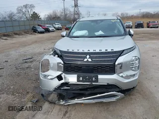 2023 Mitsubishi Outlander SE z VIN JA4J4UA84PZ056012, wystawiony jako IAAI lot #41858225 z przebiegiem 46 808 mil mil oraz . Historia ofert i sprzedaży dostępna na DreamBid. Obrazek 13.