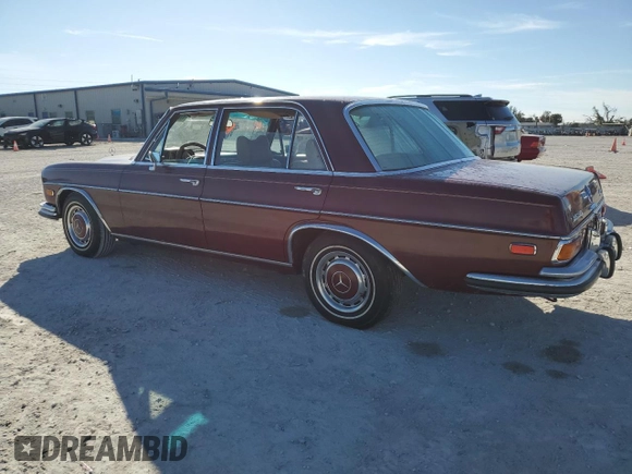 1973 Mercedes-Benz C z VIN 10806812018067, wystawiony jako Copart lot #43207885 z przebiegiem 58 302 mil mil oraz Szkoda całkowita • Salvage title. Historia ofert i sprzedaży dostępna na DreamBid. Obrazek 2.