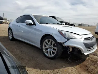 2016 Hyundai Genesis Coupe 3.8L Base z VIN KMHHT6KJ2GU134929, wystawiony jako Copart lot #48465825 z przebiegiem 125 191 mil mil oraz Nie do naprawy • Non repairable. Historia ofert i sprzedaży dostępna na DreamBid. Obrazek 4.