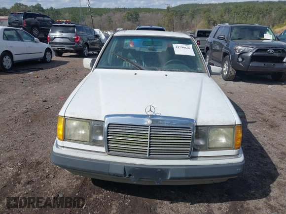 1993 Mercedes-Benz 300 with VIN WDBEA28E0PB988831, listed as a IAAI auction lot 41790609 with 197,915 mi miles and . Bid and sale history available at DreamBid. Image 6.