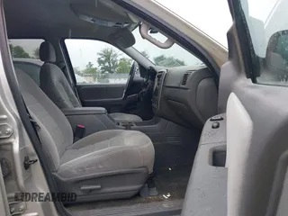 2005 Ford Explorer XLT z VIN 1FMZU73K35UB11333, wystawiony jako IAAI lot #42644910 z przebiegiem 112 929 mil mil oraz . Historia ofert i sprzedaży dostępna na DreamBid. Obrazek 5.