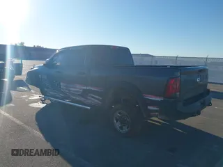 2018 Ram 2500 Tradesman with VIN 3C6UR5CL3JG209571, listed as a IAAI auction lot 40450384 with 180,084 mi miles and . Bid and sale history available at DreamBid. Image 3.