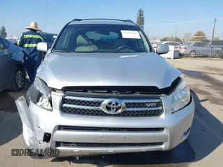 2007 Toyota RAV4 Limited with VIN JTMBK31V475020697, listed as a IAAI auction lot 41403464 with 221,299 mi miles. Bid and sale history available at carsss.com. Image 12.