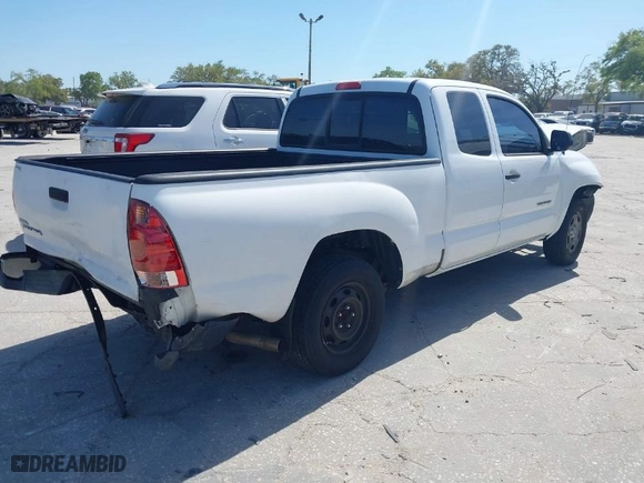 2015 Toyota Tacoma with VIN 5TFTX4CN3FX053623, listed as a IAAI auction lot 41811525 with 118,649 mi miles. Bid and sale history available at carsss.com. Image 4.