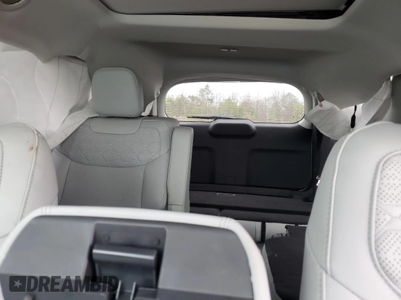 2025 Ford Explorer Platinum with VIN 1FMWK8HC5SGA65983, listed as a Copart auction lot 49856645 with 3,870 mi miles and Salvage title. Bid and sale history available at DreamBid. Image 10.
