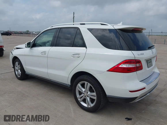 2015 Mercedes-Benz M 350 with VIN 4JGDA5JBXFA528171, listed as a IAAI auction lot 41931784 with 92,163 mi miles and . Bid and sale history available at DreamBid. Image 3.