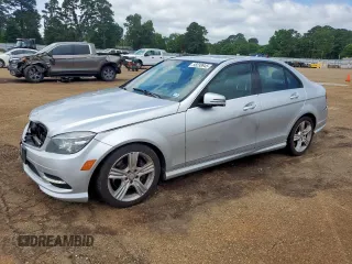 2011 Mercedes-Benz C 350 Sport z VIN WDDGF5GB3BR165689, wystawiony jako Copart lot #58238945 z przebiegiem 131 224 mil mil oraz Szkoda całkowita • Salvage title. Historia ofert i sprzedaży dostępna na DreamBid. Obrazek 1.