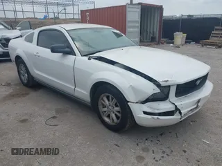 2008 Ford Mustang Deluxe with VIN 1ZVHT80N785191416, listed as a IAAI auction lot 42286957 with 102,095 mi miles and . Bid and sale history available at DreamBid. Image 1.