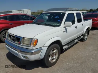 2000 Nissan Frontier XE z VIN 1N6ED27T0YC387758, wystawiony jako IAAI lot #41981132 z przebiegiem 247 214 mil mil oraz . Historia ofert i sprzedaży dostępna na DreamBid. Obrazek 1.