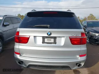 2011 BMW X5 35i with VIN 5UXZV4C5XBL407637, listed as a IAAI auction lot 41454552 with 204,510 mi miles. Bid and sale history available at carsss.com. Image 16.