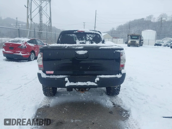 2011 Toyota Tacoma with VIN 3TMMU4FN8BM025440, listed as a IAAI auction lot 41246630 with 137,341 mi miles and . Bid and sale history available at DreamBid. Image 16.