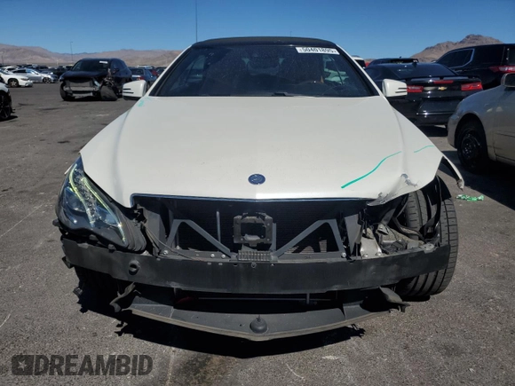 2014 Mercedes-Benz E 350 with VIN WDDKK5KF2EF274702, listed as a Copart auction lot 50401895 with 52,832 mi miles and Salvage Title. Bid and sale history available at DreamBid. Image 5.