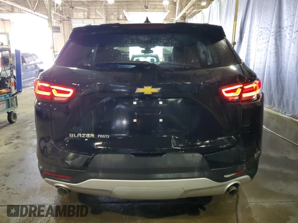 2024 Chevrolet Blazer LT z VIN 3GNKBJR40RS198008, wystawiony jako Copart lot #50523015 z przebiegiem 27 564 mil mil oraz Nie do naprawy • Non repairable. Historia ofert i sprzedaży dostępna na DreamBid. Obrazek 6.