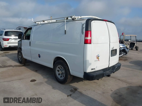2012 Chevrolet Express Cargo z VIN 1GCSGAFX3C1119397, wystawiony jako IAAI lot #42092709 z przebiegiem 190 851 mil mil oraz . Historia ofert i sprzedaży dostępna na DreamBid. Obrazek 3.