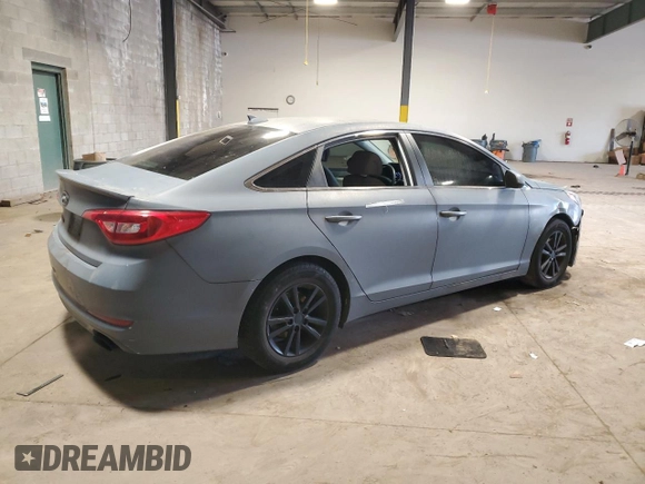 2017 Hyundai Sonata 2.4L z VIN 5NPE24AF4HH492833, wystawiony jako Copart lot #54336935 z przebiegiem 123 151 mil mil oraz Szkoda całkowita • Salvage title. Historia ofert i sprzedaży dostępna na DreamBid. Obrazek 3.