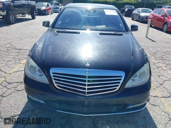 2012 Mercedes-Benz S 550 z VIN WDDNG7DB1CA479328, wystawiony jako IAAI lot #42271450 z przebiegiem Nie podano mil oraz . Historia ofert i sprzedaży dostępna na DreamBid. Obrazek 12.