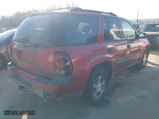 2002 Chevrolet TrailBlazer LS with VIN 1GNDT13S722423460, listed as a IAAI auction lot 41401201 with 203,385 mi miles. Bid and sale history available at carsss.com. Image 4.
